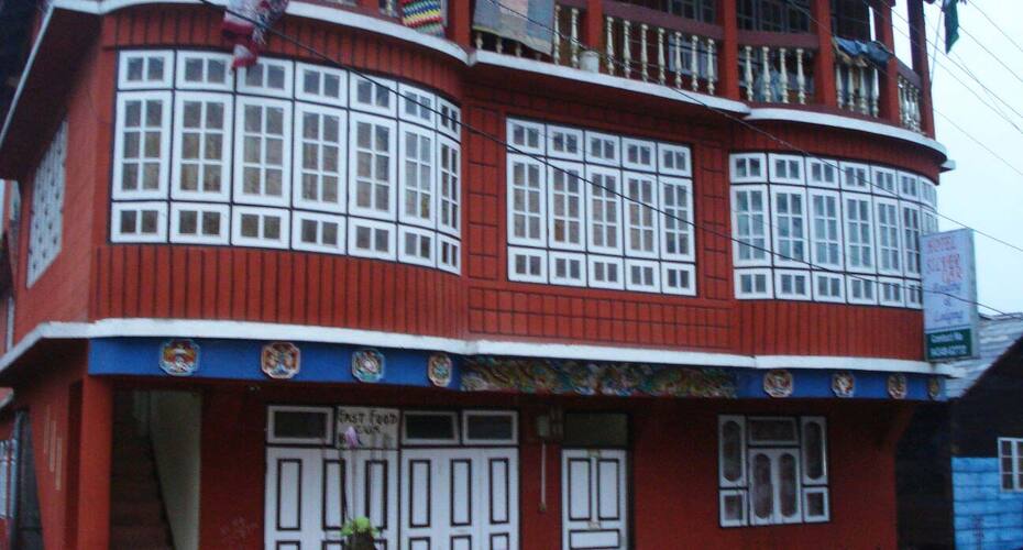 Tip Top Gujarati Guest House, Lachung 1